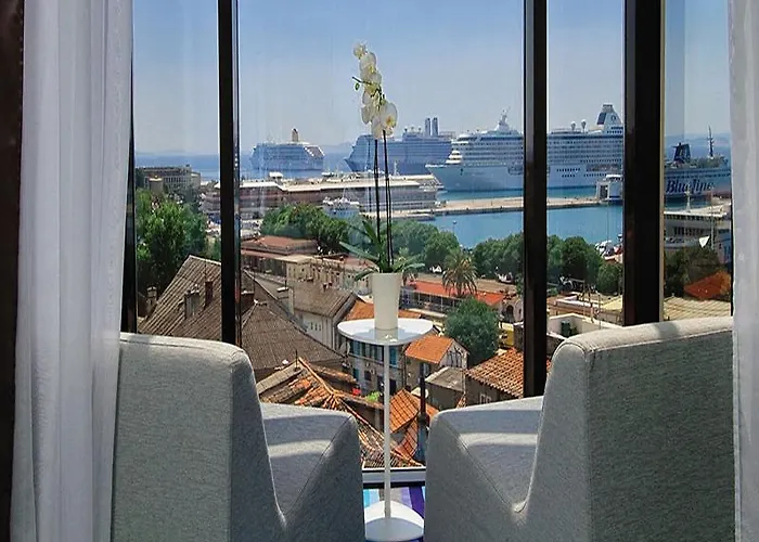 Luxe 4*