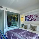 Отель Luxe 4*