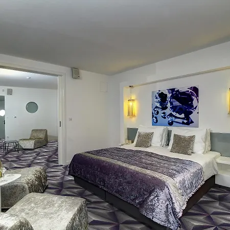 Hotel Luxe 4*
