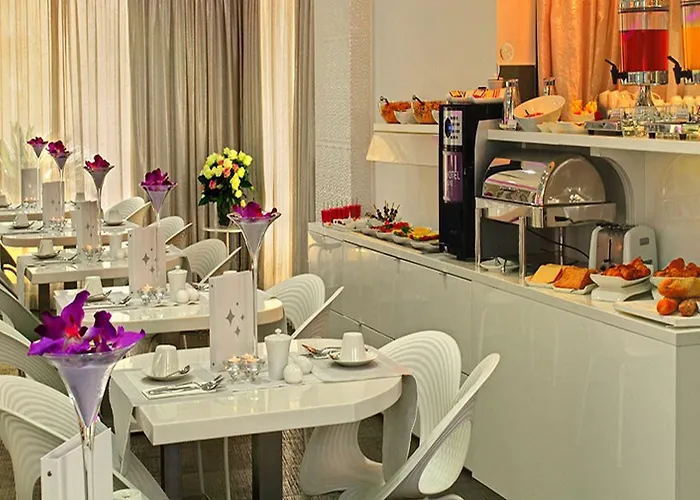 Luxe Hotel 4*