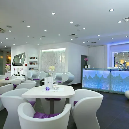 卢克斯酒店 4*