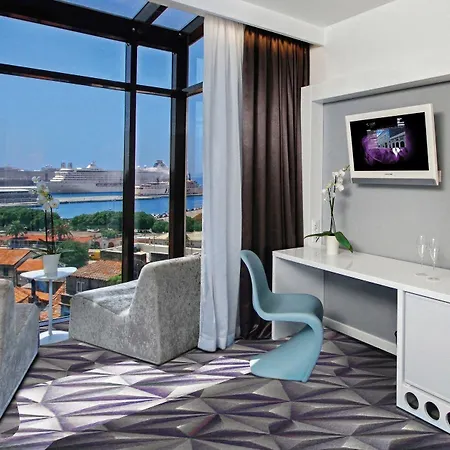 룩스 4* 스플리트