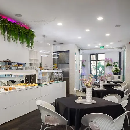 Luxe Готель 4*