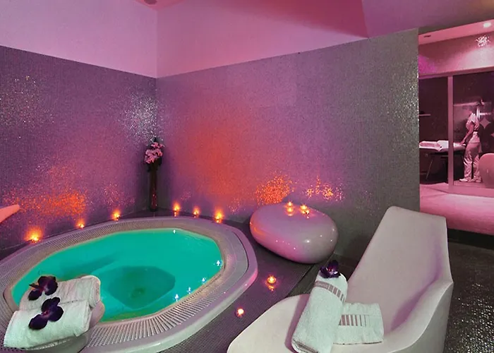 Luxe Hotel 4*