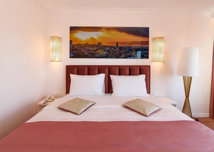 リュクセ ホテル 4*