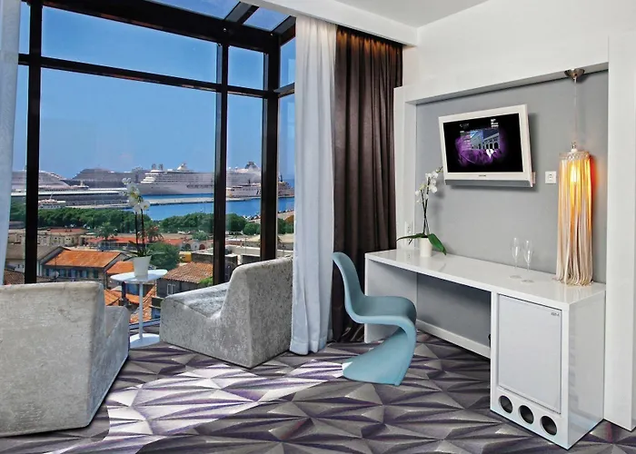 リュクセ 4* スプリト